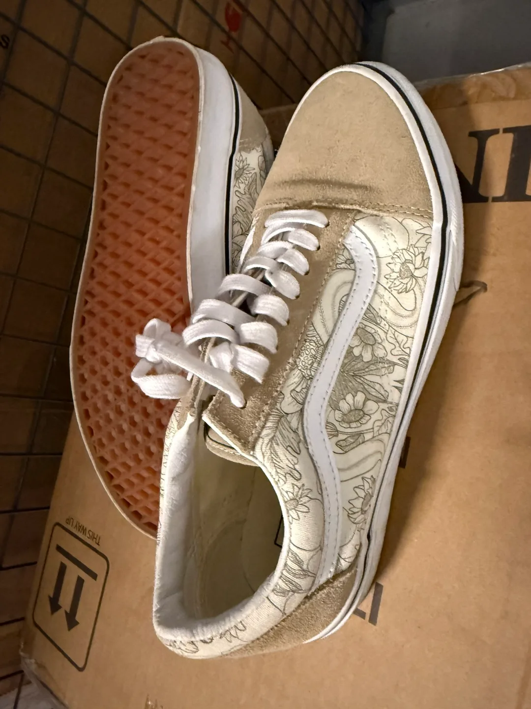 Vans Old Skool Floral Shoes brand new thumbnail