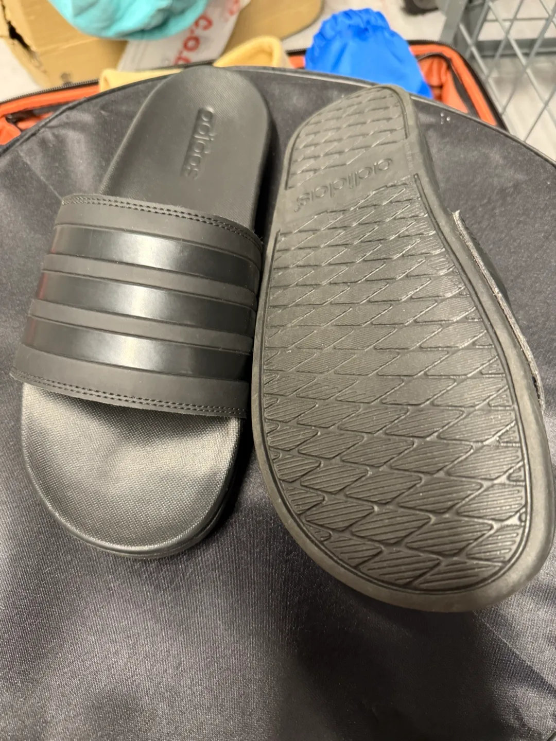 Adidas Adilette Comfort Slides - Black thumbnail