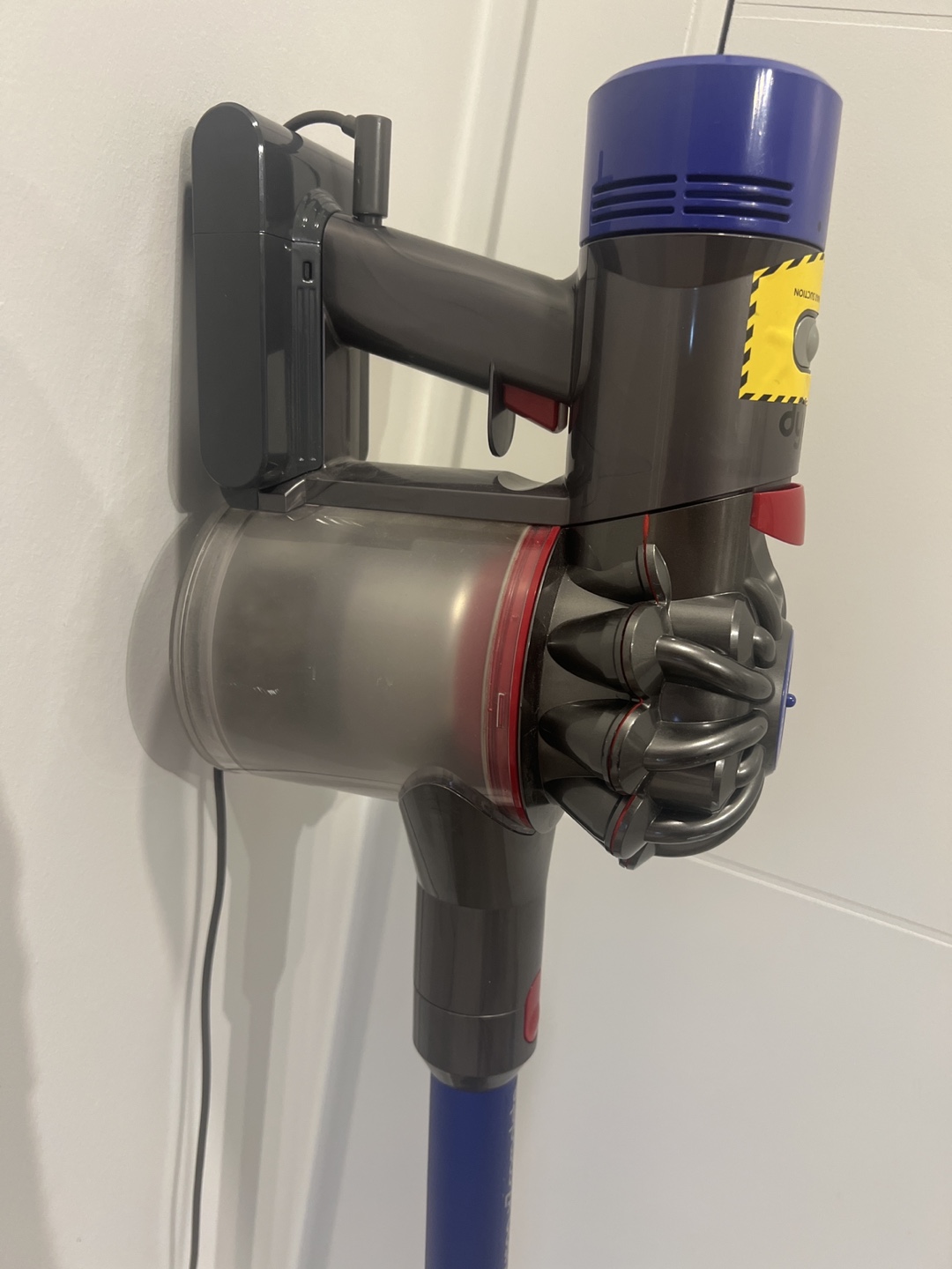 Dyson V7 Complete Cordless Vacuum - photo 5