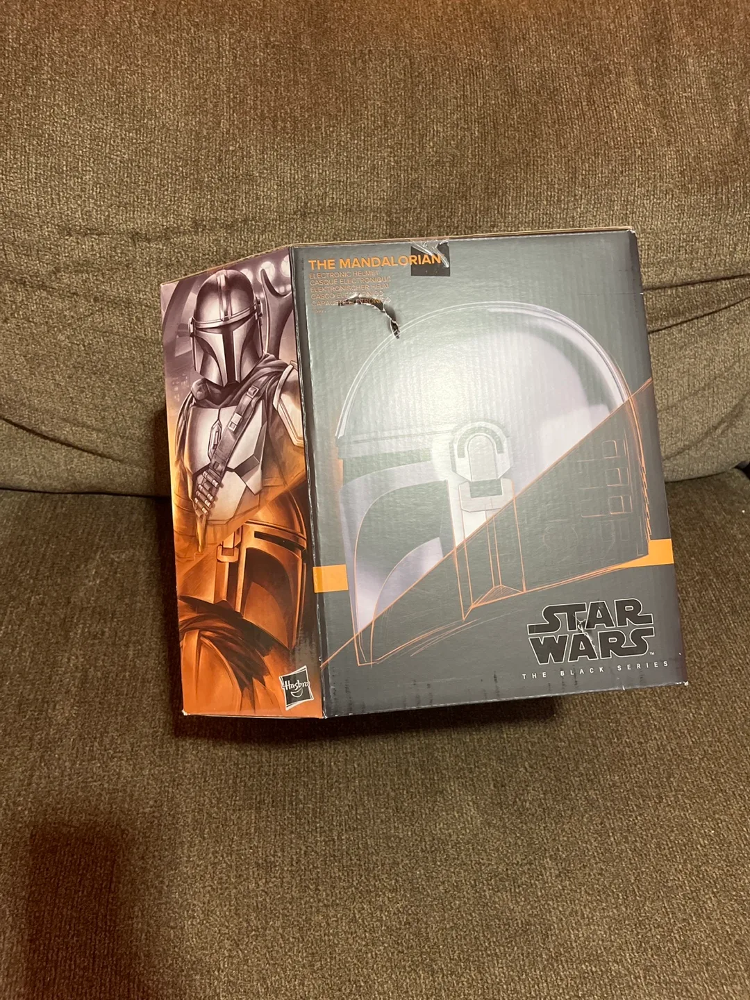 Star Wars The Black Series The Mandalorian Helmet thumbnail