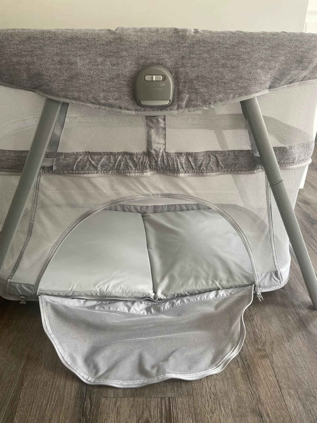 Graco DreamMore 3-in-1 Travel Bassinet - Beau(grey) image indicator(8)
