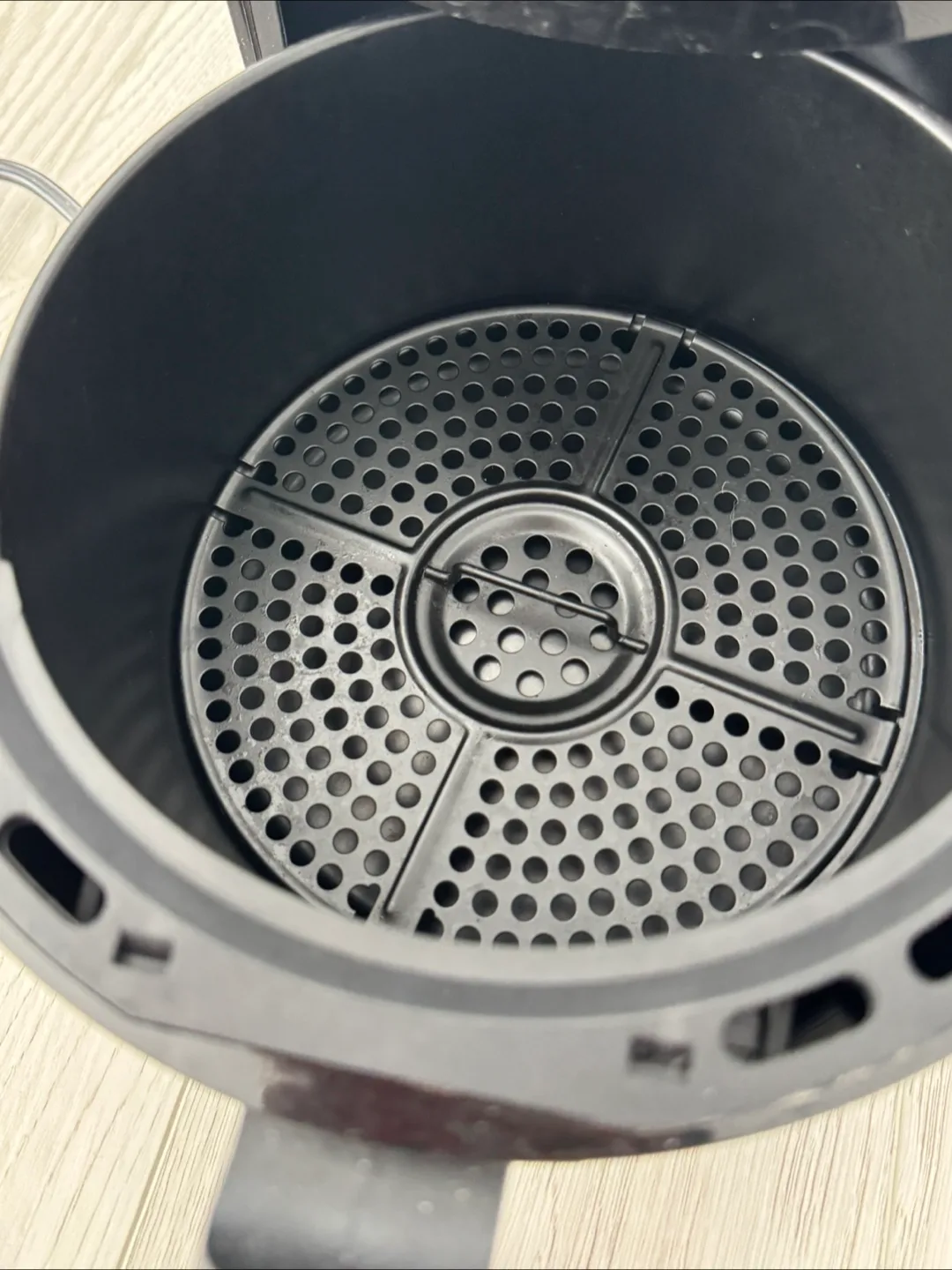 Chefman TurboFry 2-Quart Air Fryer image indicator(2)