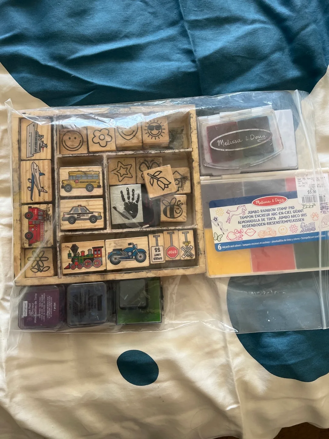 Stamping kit with ink pads thumbnail