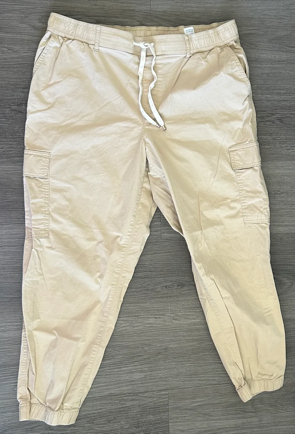 Tommy Hilfiger Cargo Joggers - Size L thumbnail