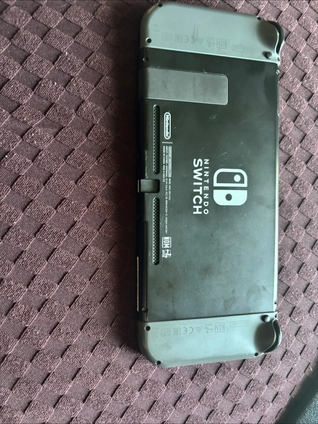 Nintendo switch with Mario kart 8 deluxe and case. image indicator(4)