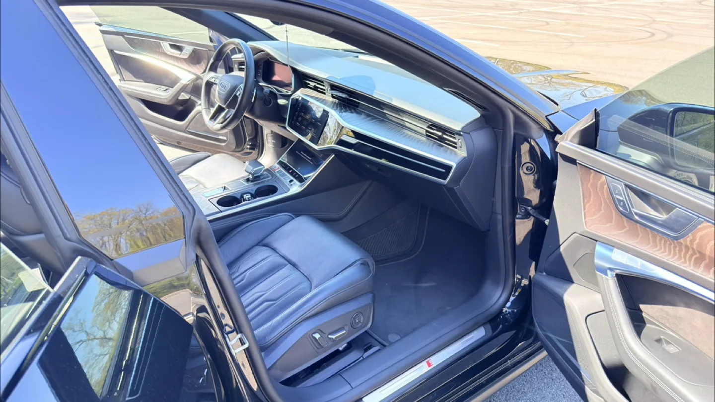 Audi S7 - Black image indicator(9)