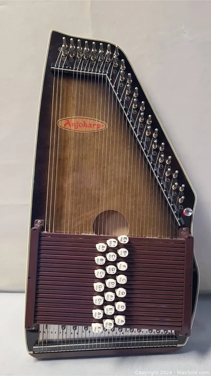 Anjoharp autoharp with case thumbnail