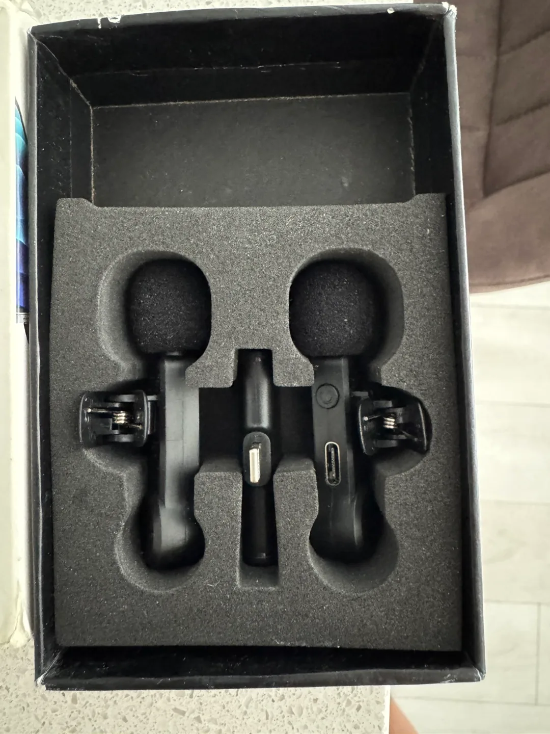 Wireless Lavalier Microphone thumbnail