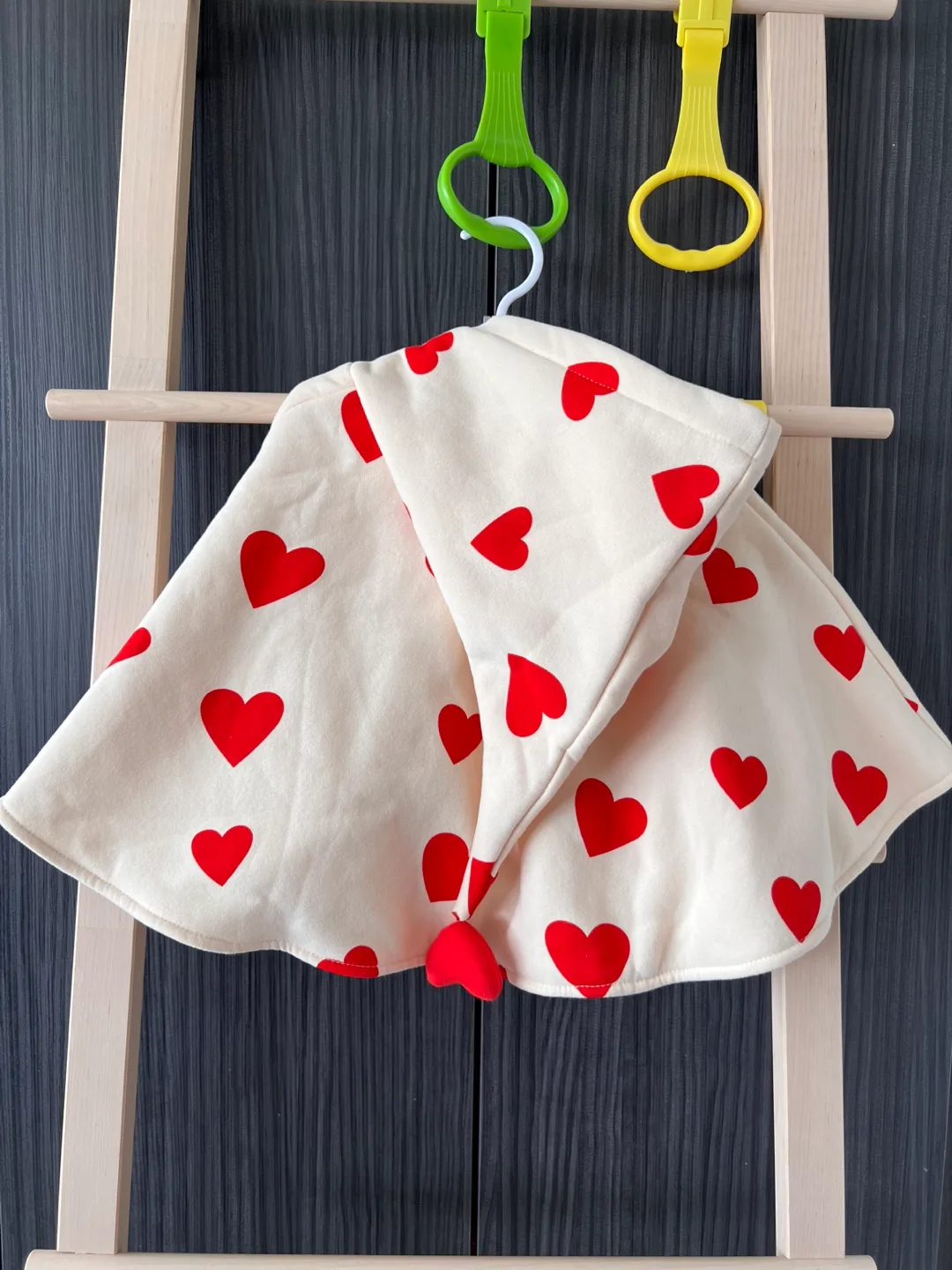 Baby Cape with Red Hearts image indicator(2)