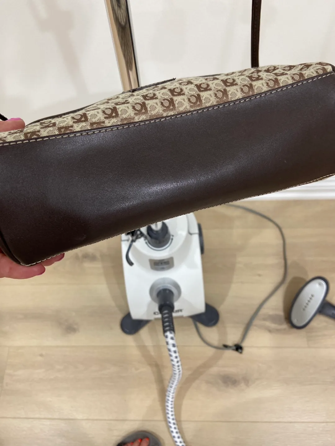 Liz Claiborne Bucket Hat & Crossbody Bag Set image indicator(5)