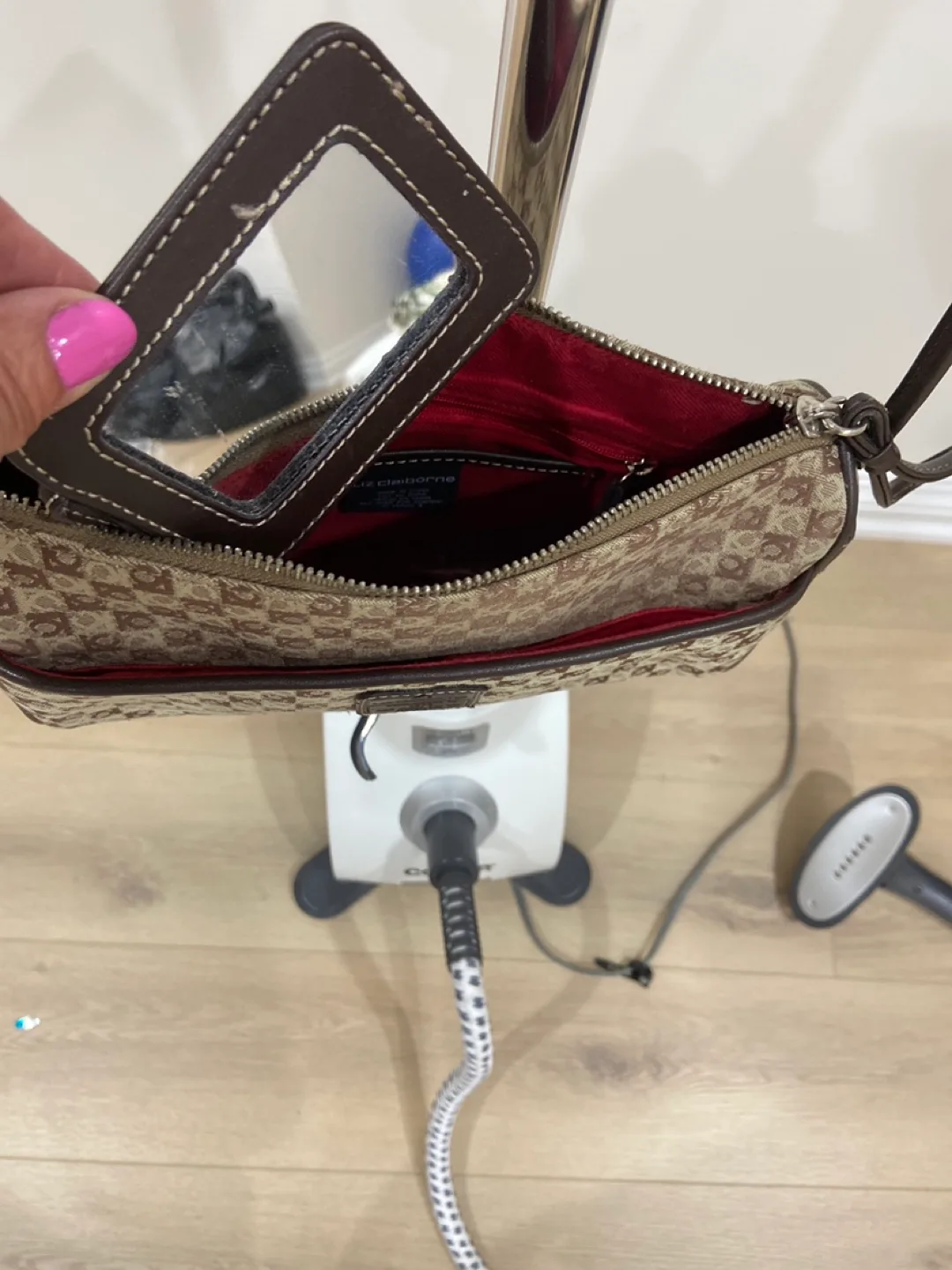 Liz Claiborne Bucket Hat & Crossbody Bag Set image indicator(7)