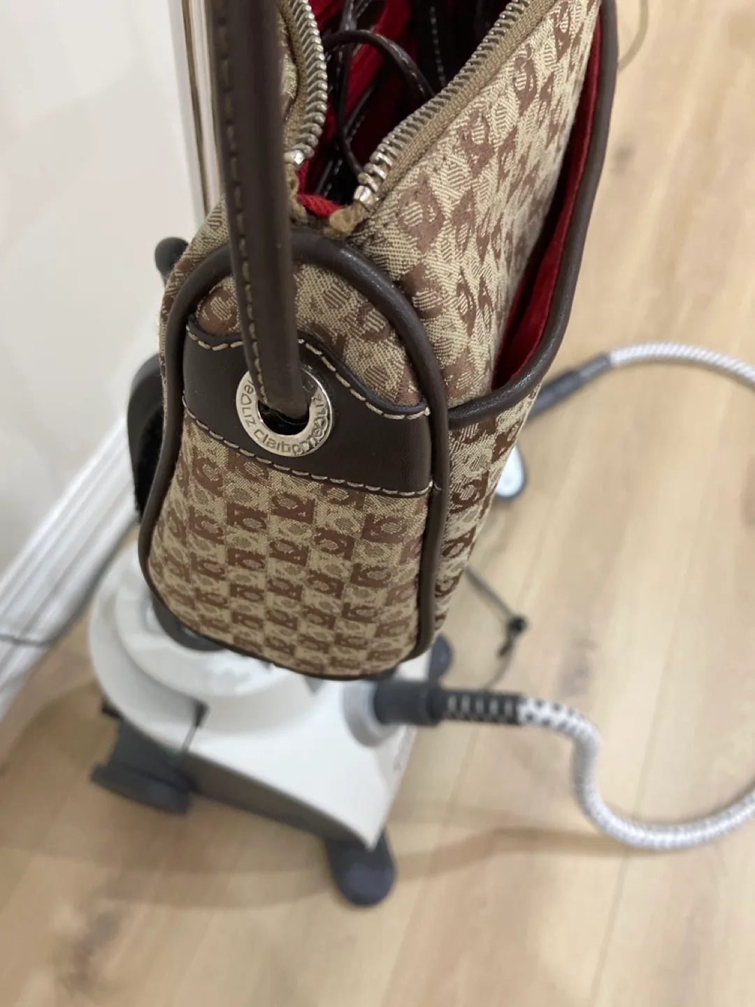 Liz Claiborne Bucket Hat & Crossbody Bag Set image indicator(8)