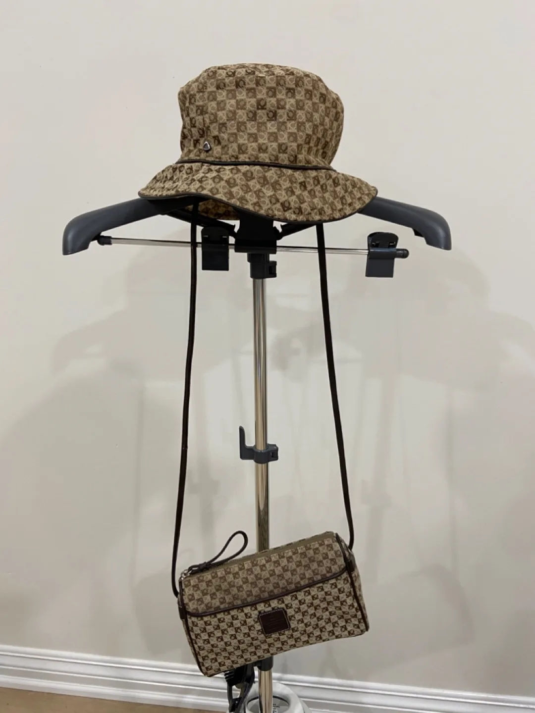 Liz Claiborne Bucket Hat & Crossbody Bag Set thumbnail