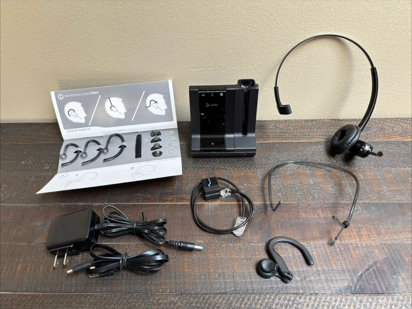 🇨🇦Plantronics Poly Savi 8200 Office Wireless Headset thumbnail
