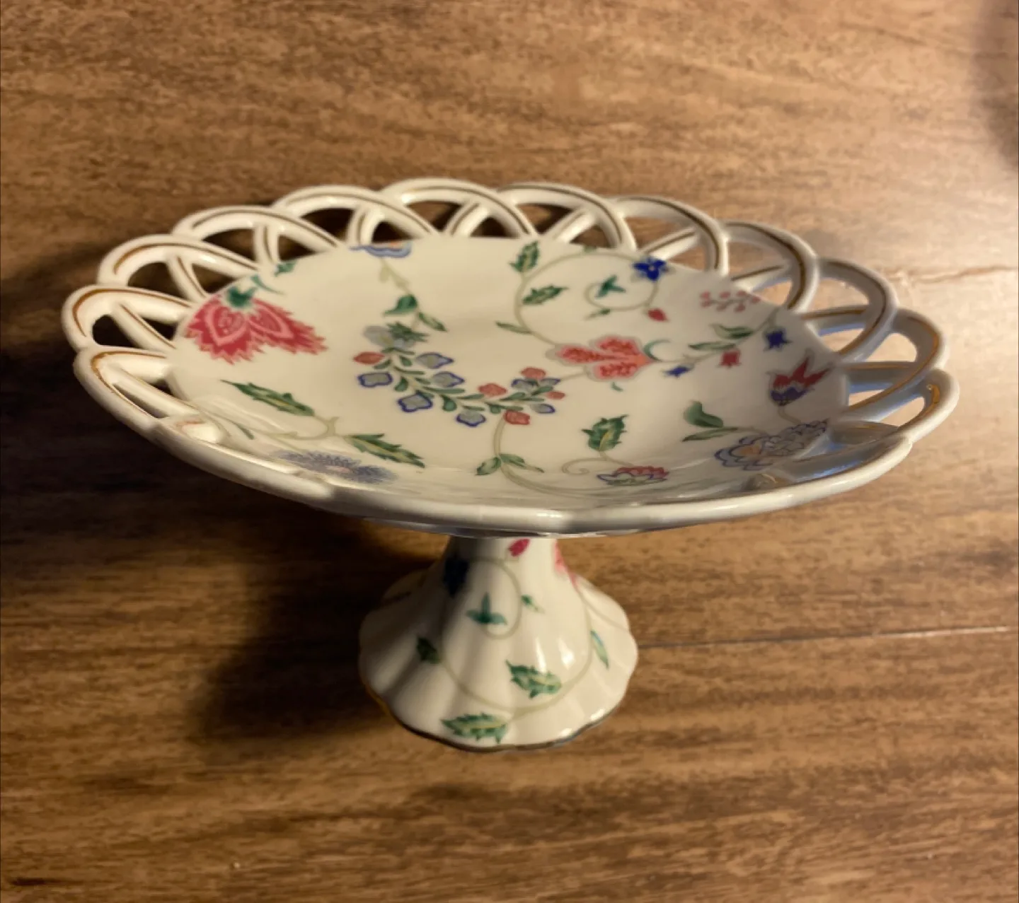 Floral Patterned Cake Stand thumbnail