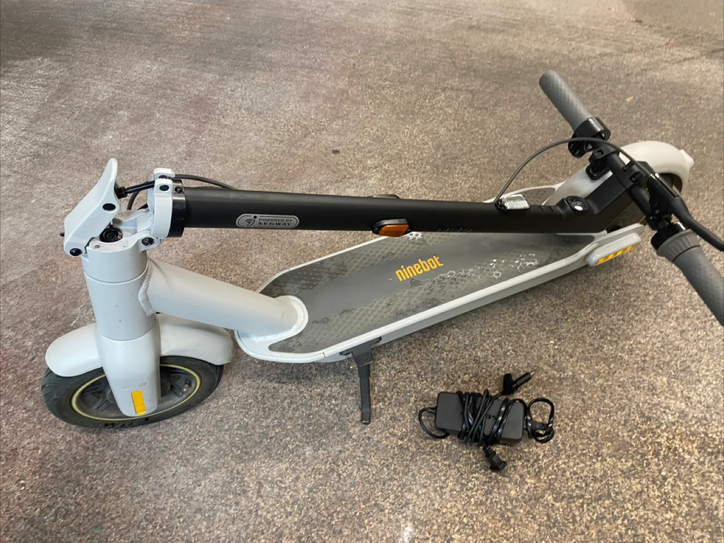 Ninebot Segway Electric Scooter image indicator(6)