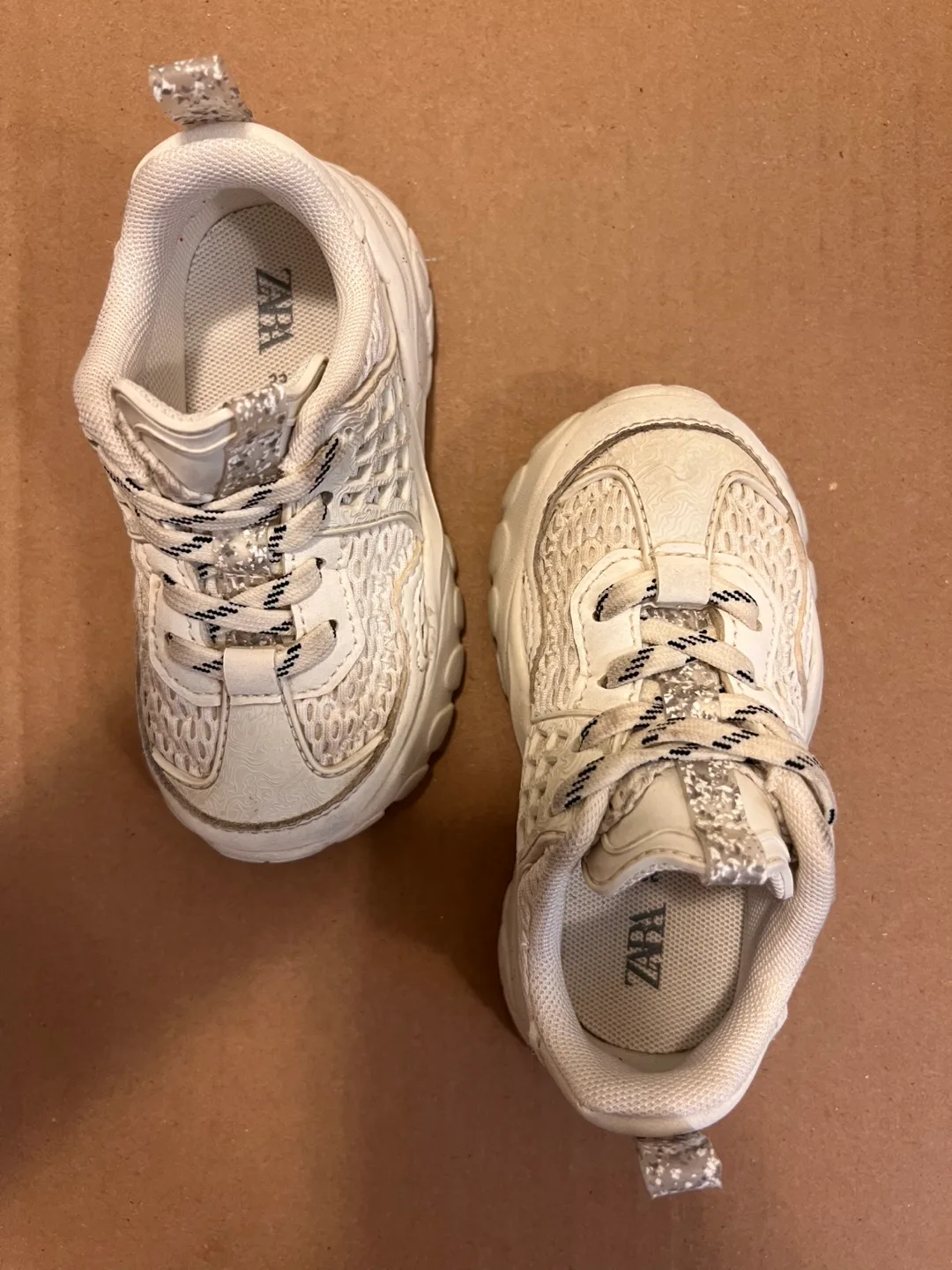 Zara Kids White Sneakers - Size 22 thumbnail
