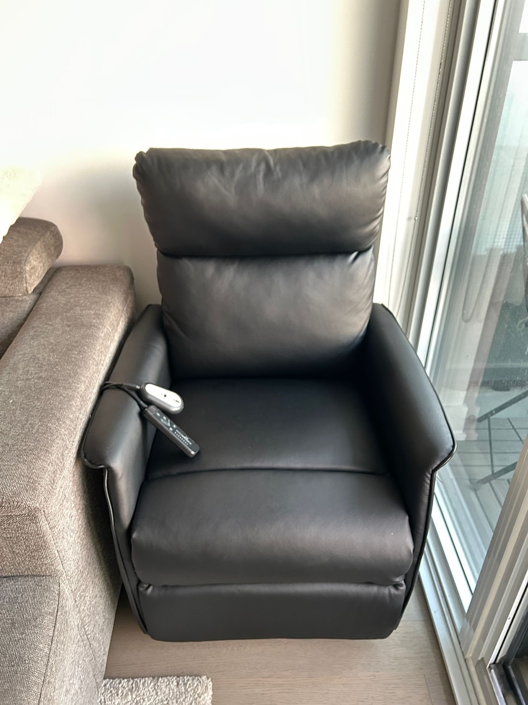 Black Leather Electric Power Lift Recliner massage Chair