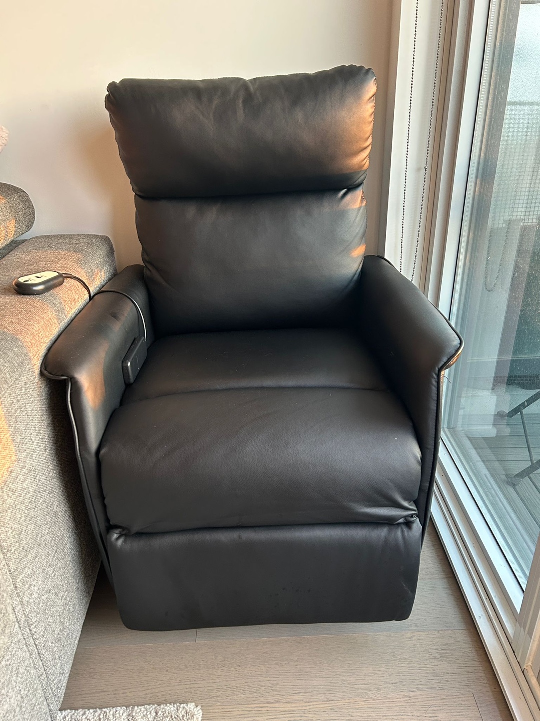 Black Leather Electric Power Lift Recliner massage Chair - photo 2