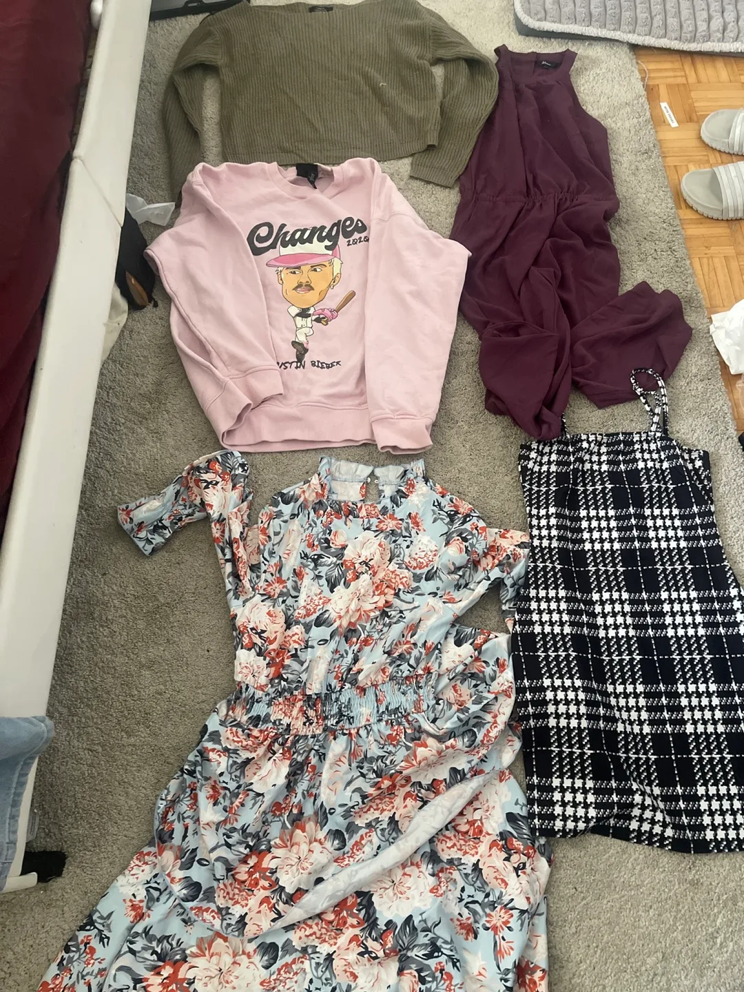 Assorted Women's Clothing Bundle thumbnail
