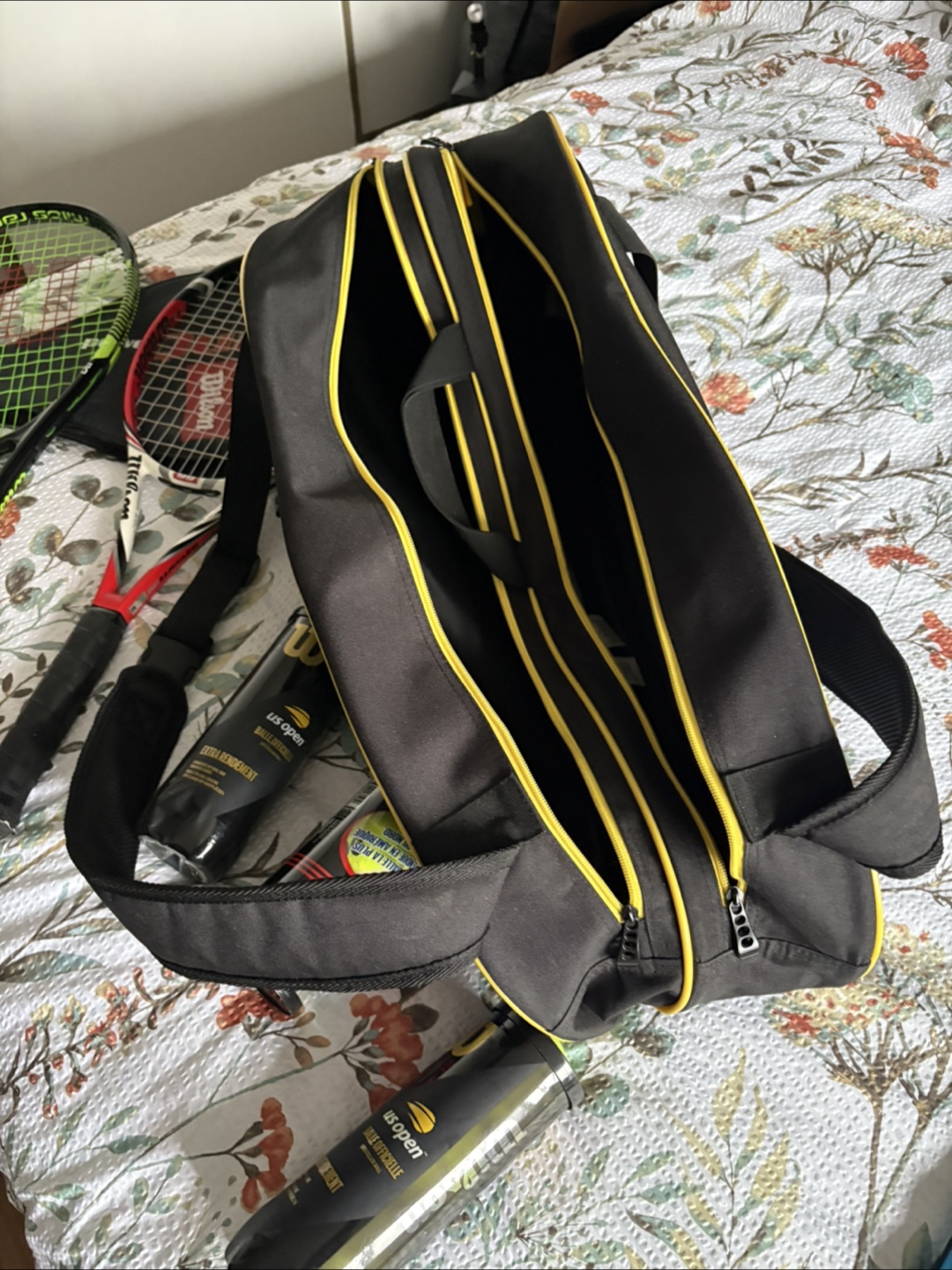 Tennis Rackets and Diadora Bag - photo 4