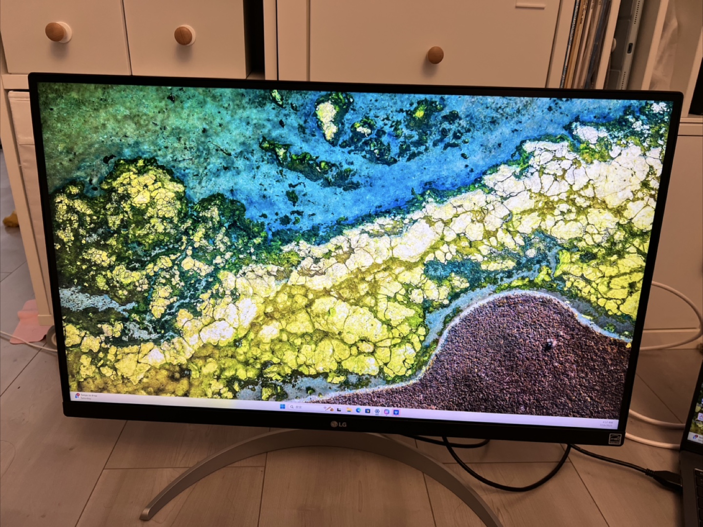 LG 27" 4K UHD Monitor 27UP600-W