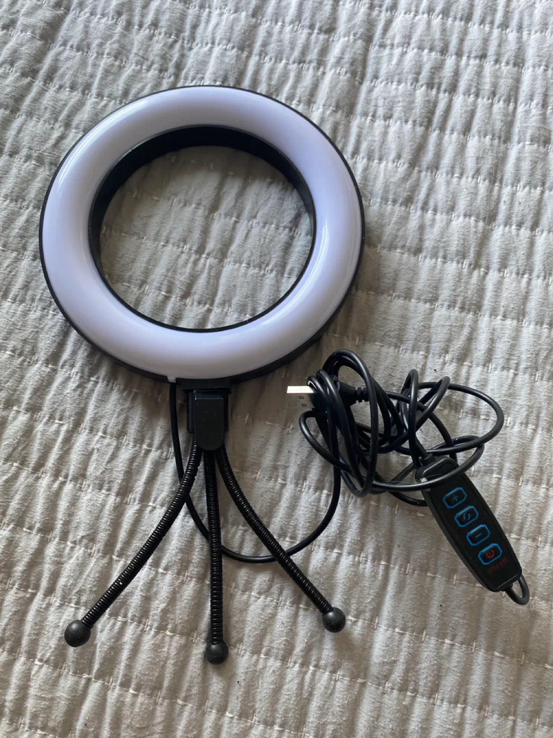 LED Ring Light with Tripod thumbnail