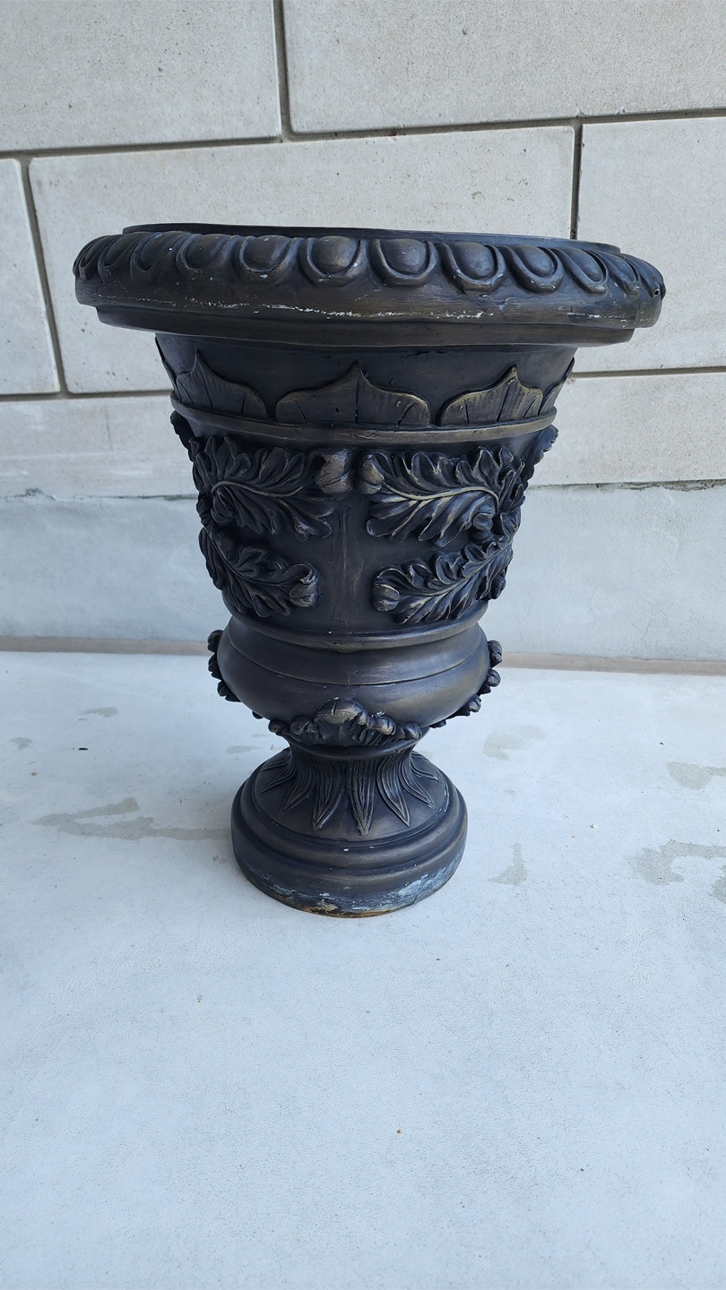 Vintage Style Bronze Garden planter - photo 2