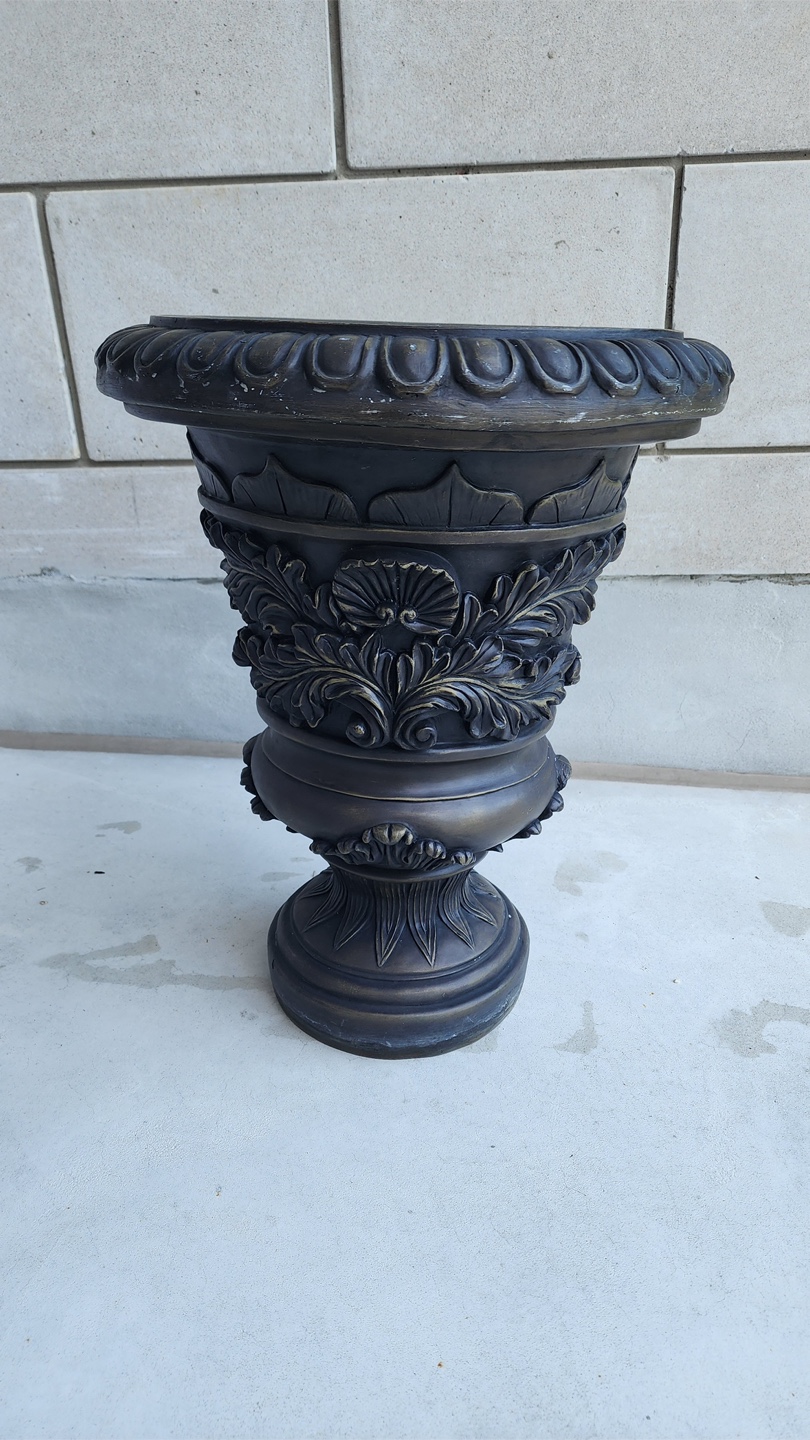 Vintage Style Bronze Garden planter - photo 3