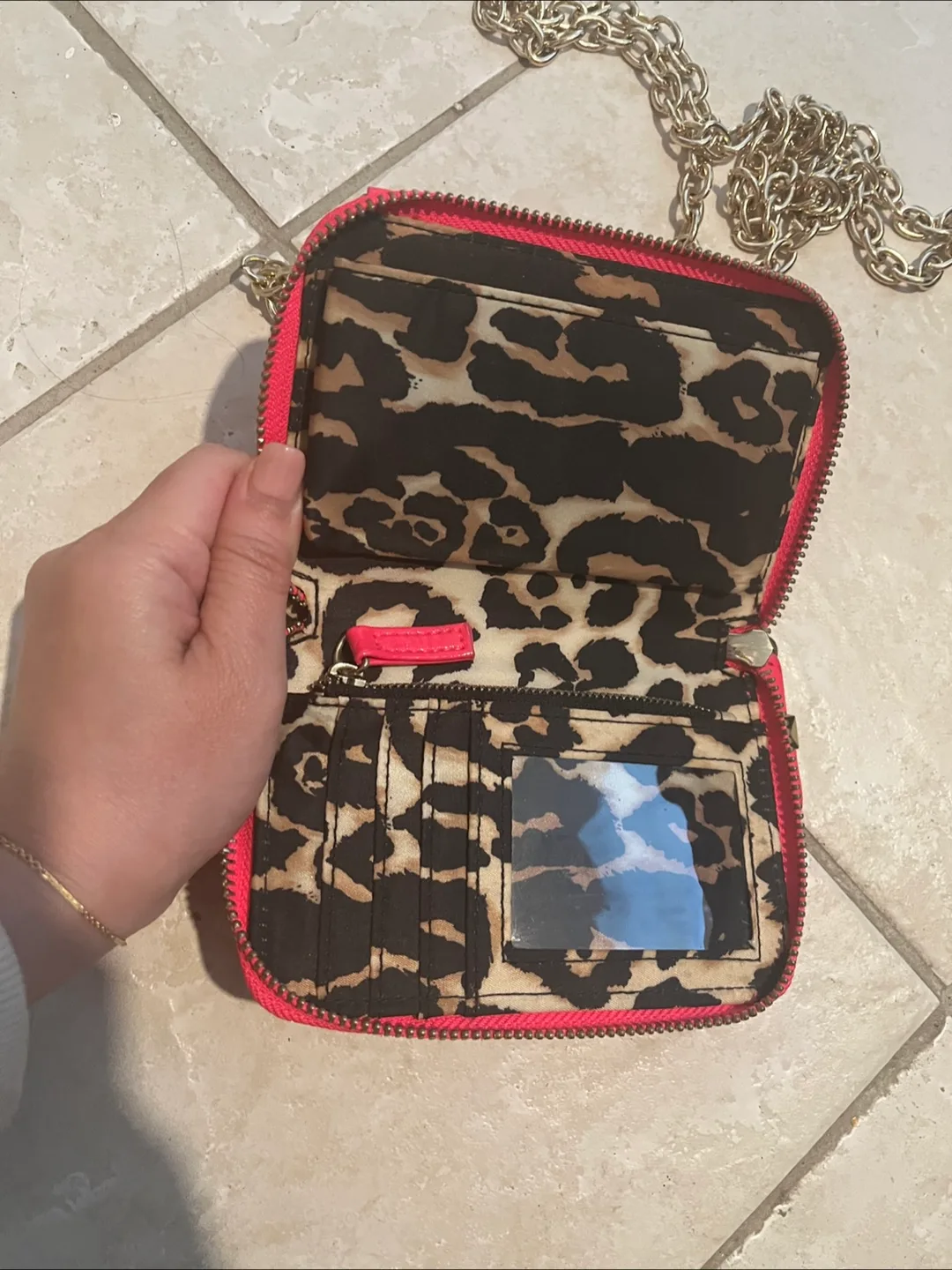 Victoria's Secret Pink Chain Wallet image indicator(2)