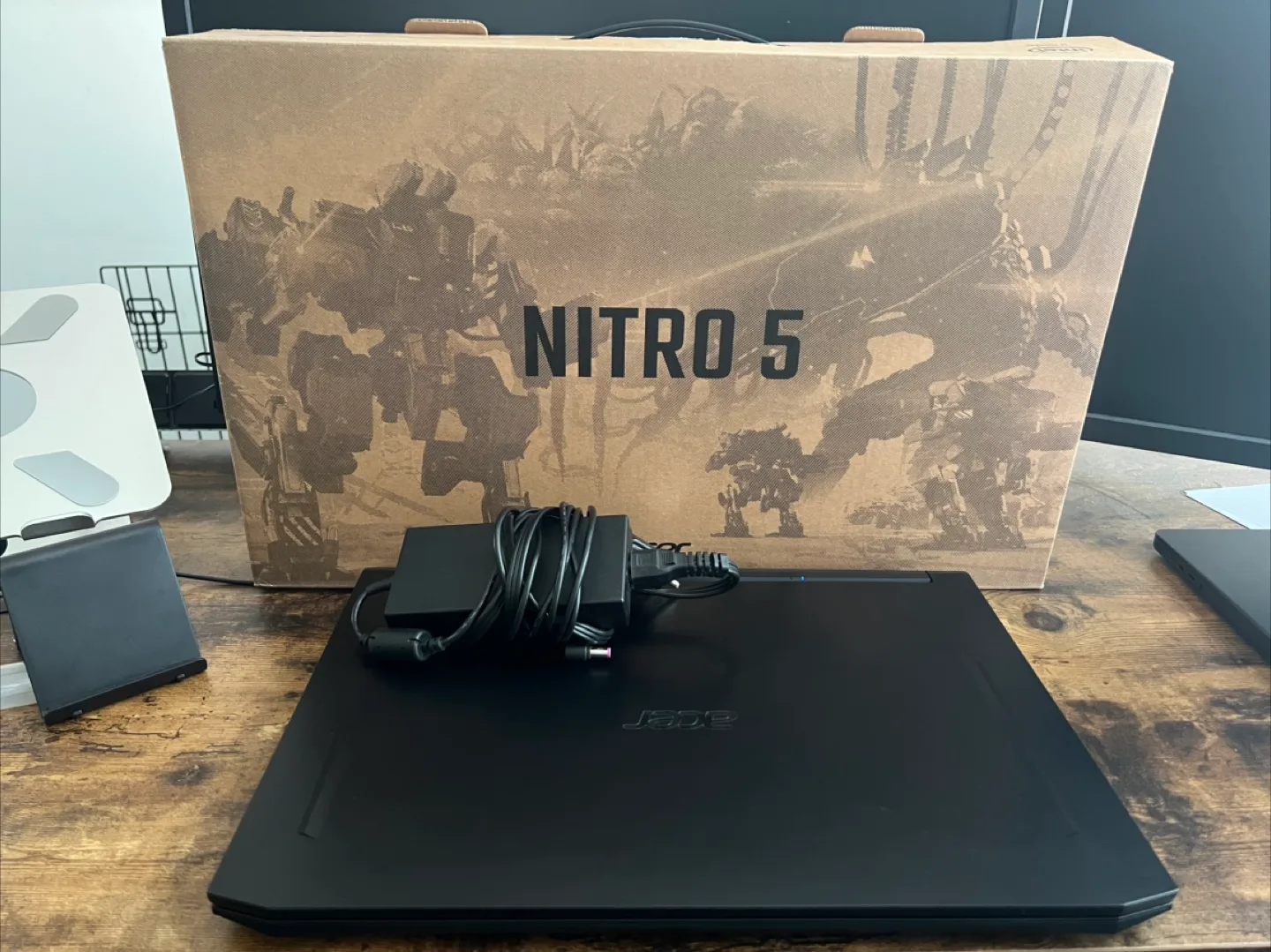 Acer Nitro 5 AN517-52 Gaming Laptop thumbnail