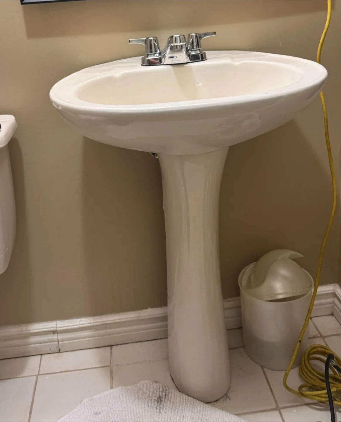 Pedestal Sink - Great Condition! thumbnail