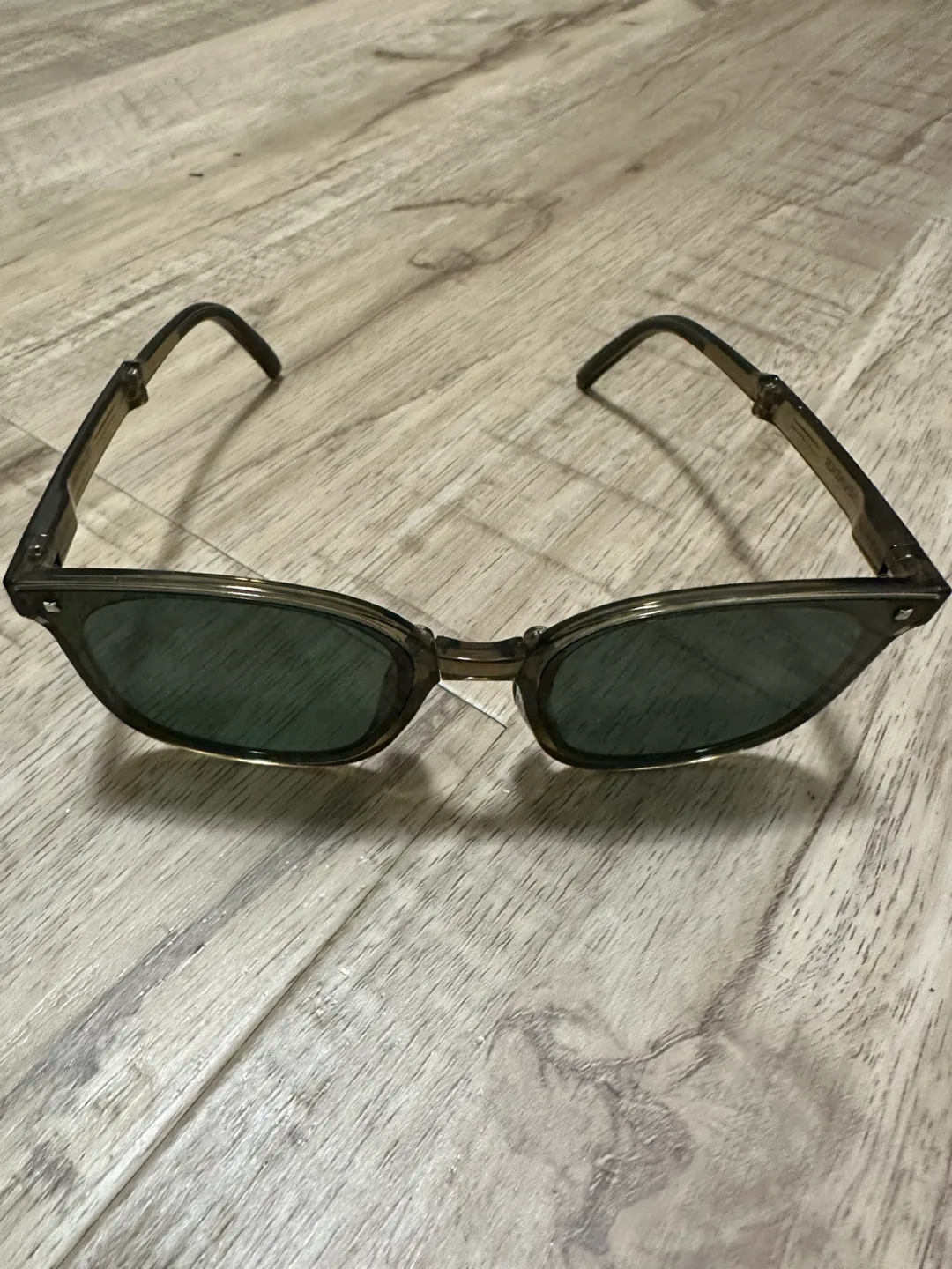 Sunglasses thumbnail