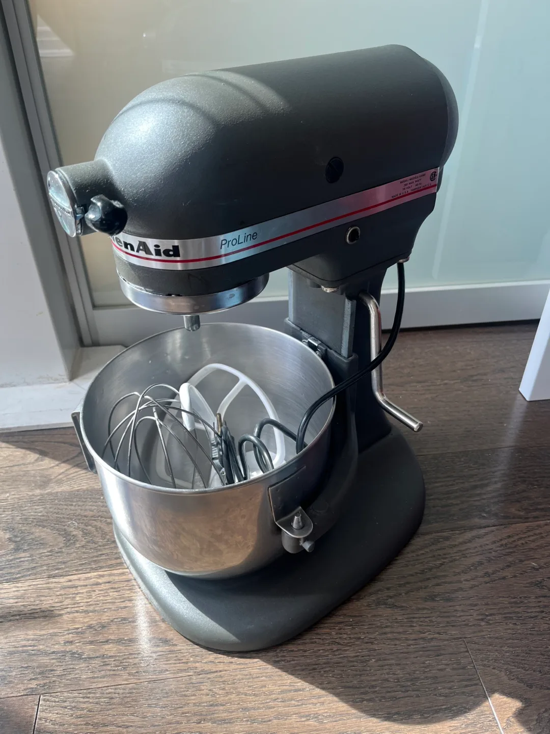 Kitchen Aid Mixer (5QT) Pro Line (read description) thumbnail