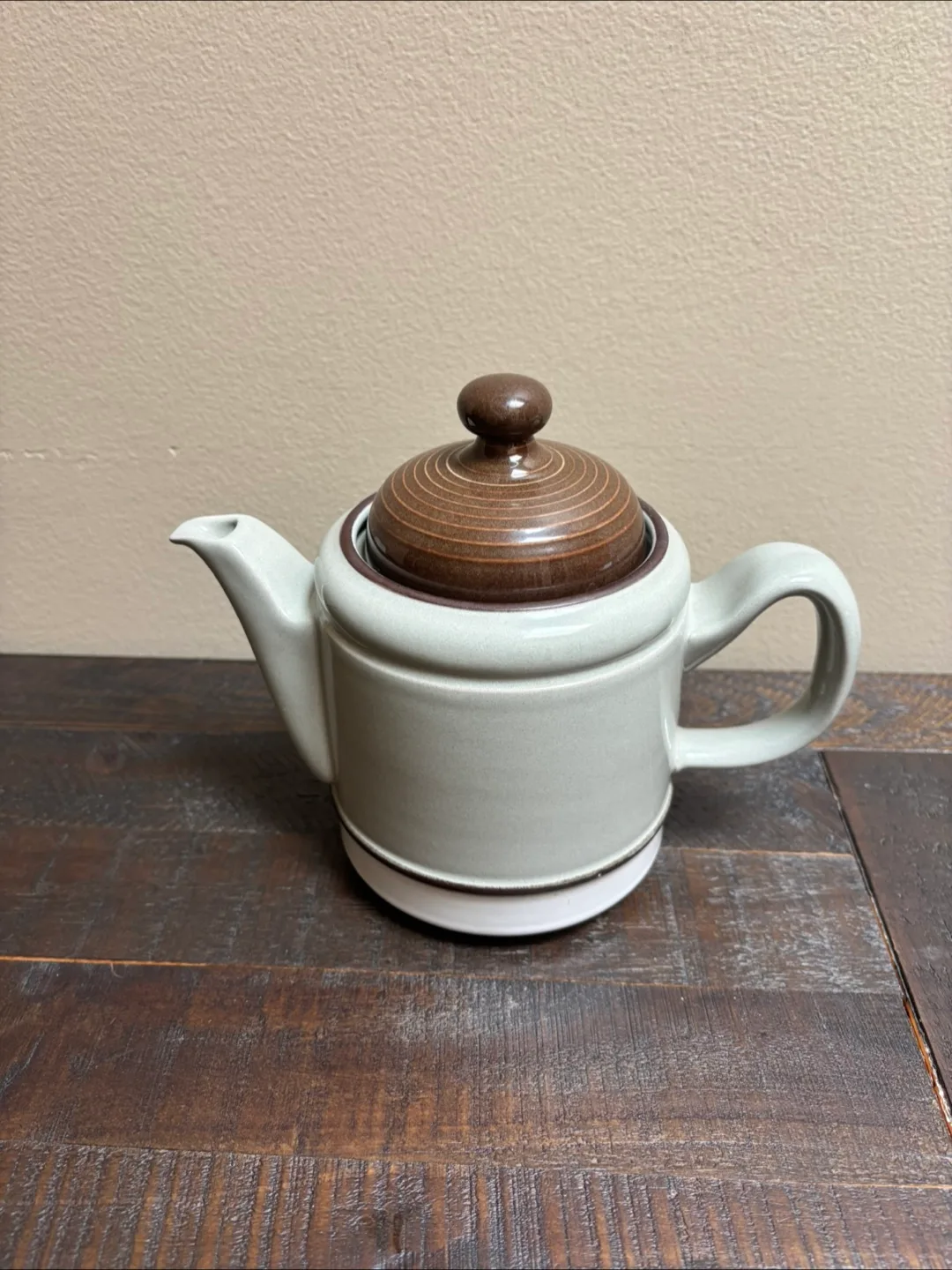 🇨🇦Denby Stoneware Teapot - Handcrafted thumbnail