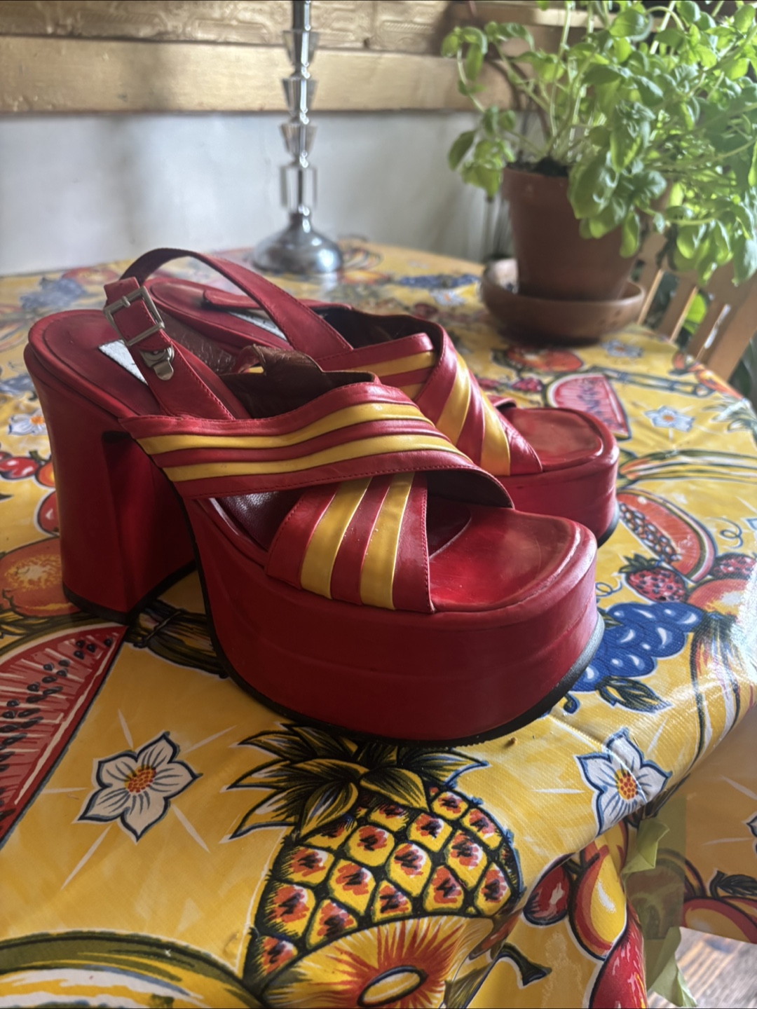 Vintage 90’s Women’s 37C New Leather Platform