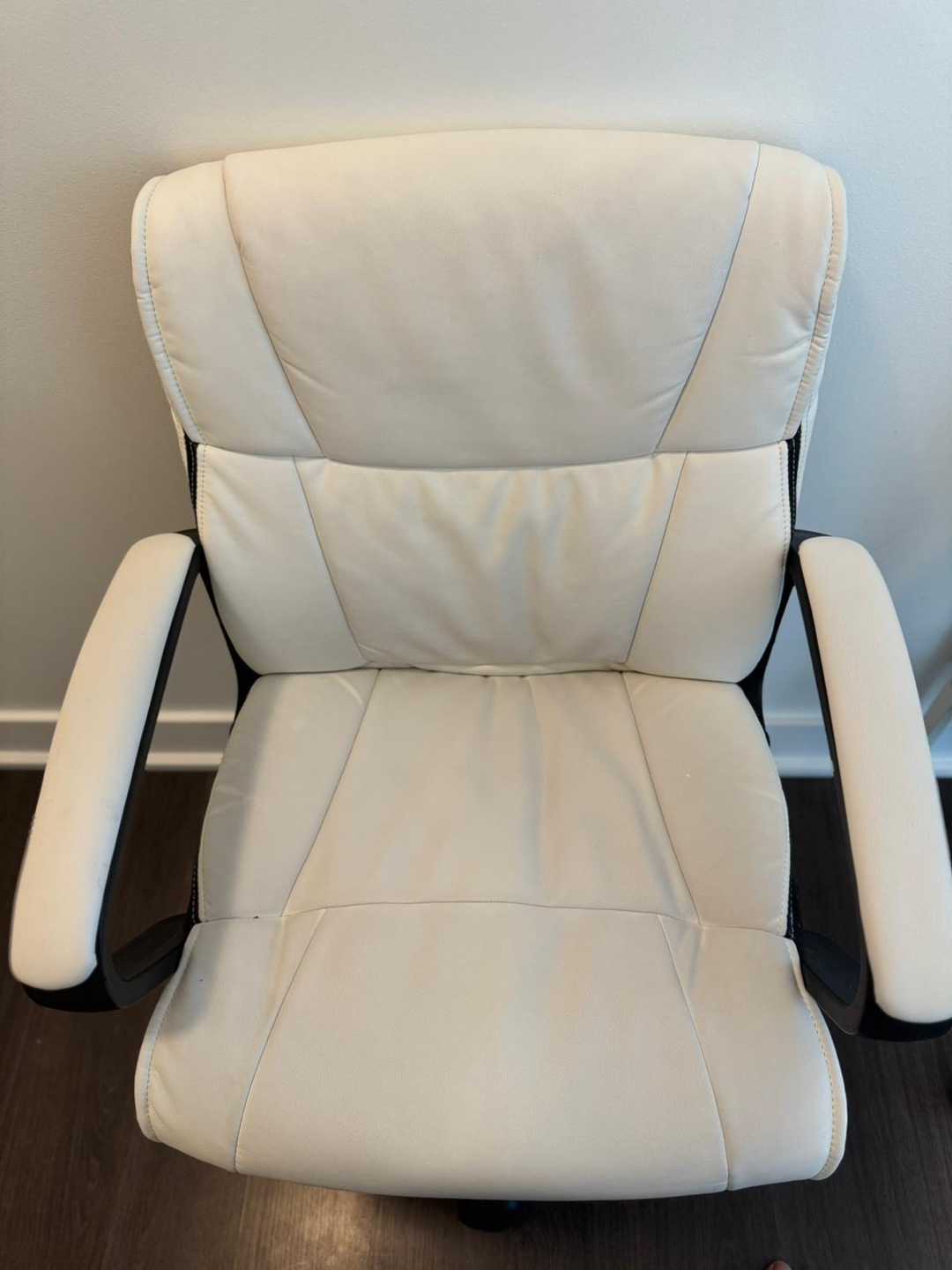 Classic leather padded computer desk chair with armrest