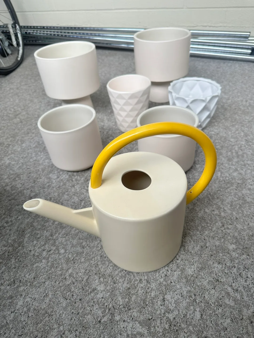 6 Assorted Ceramic Plant Pots and Ceramic Watering Can thumbnail