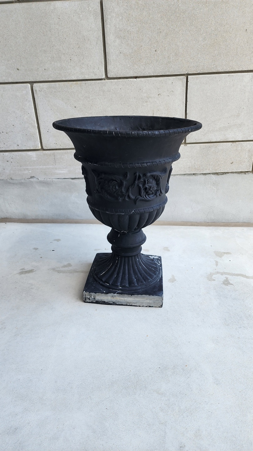 Pair of Black Garden planters - photo 4