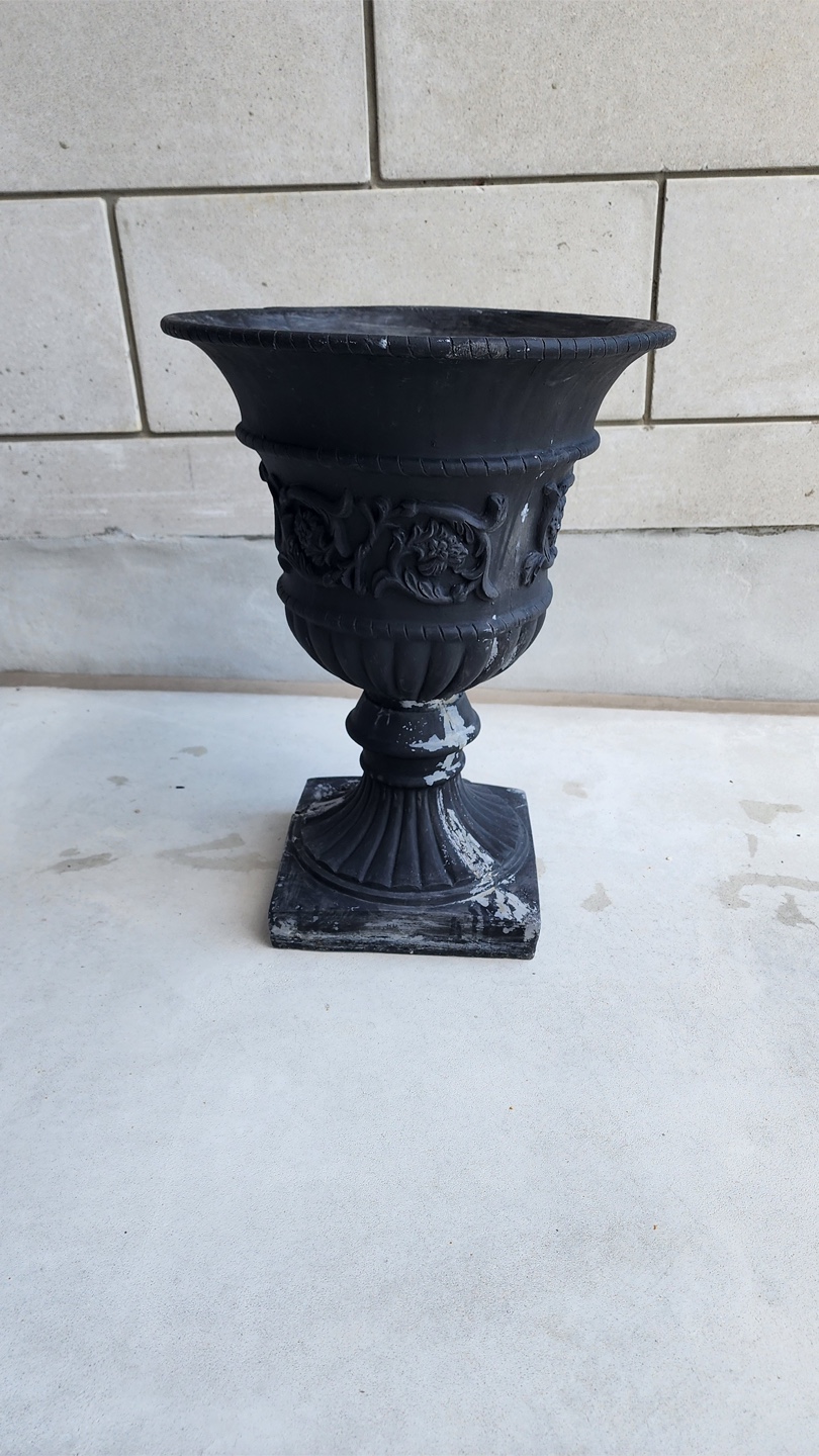 Pair of Black Garden planters - photo 3