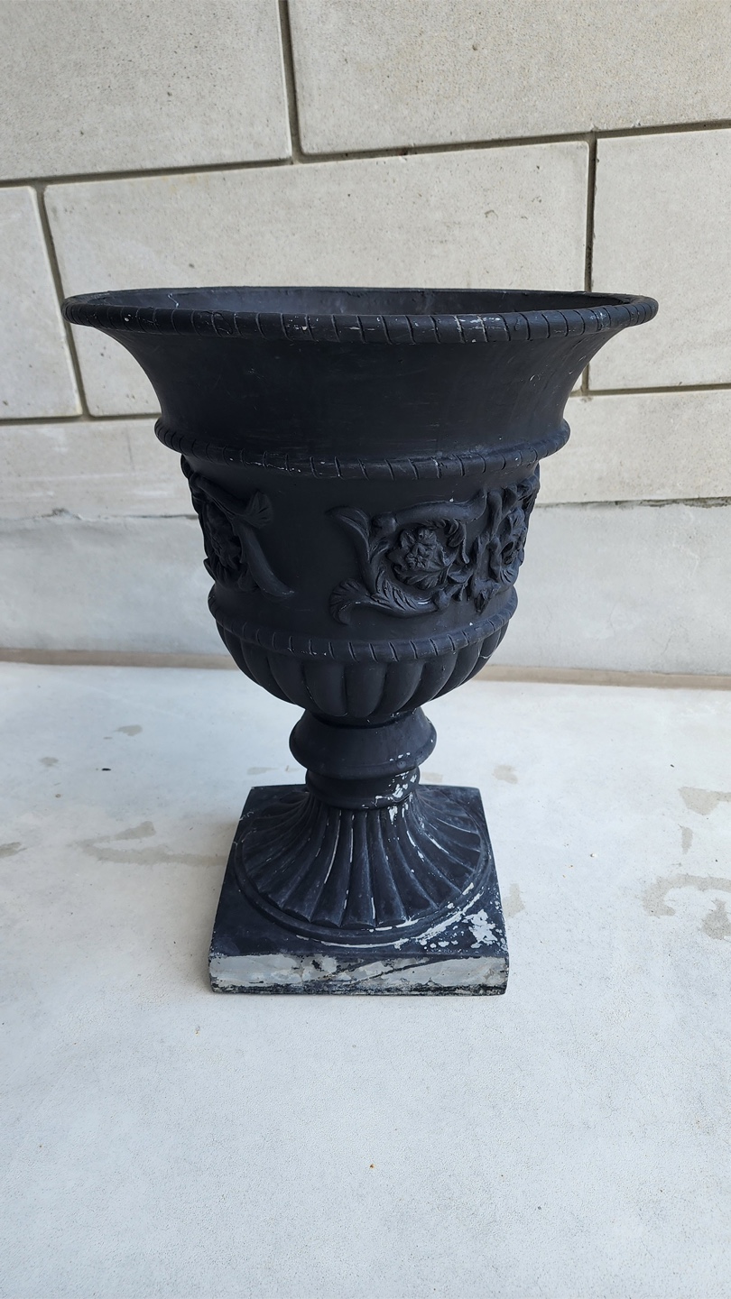 Pair of Black Garden planters - photo 2