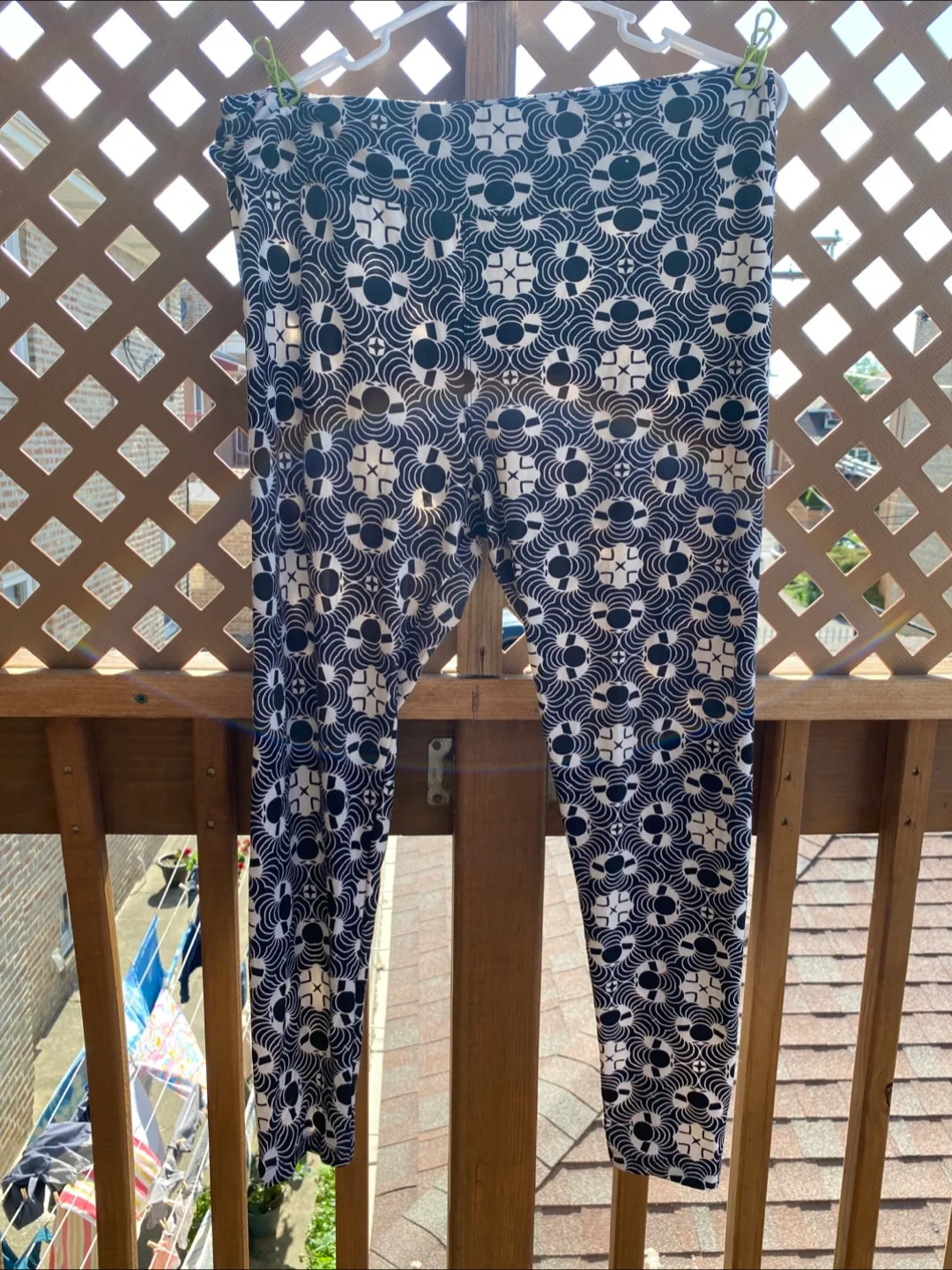 LuLaRoe Leggings, Black & White Pattern thumbnail