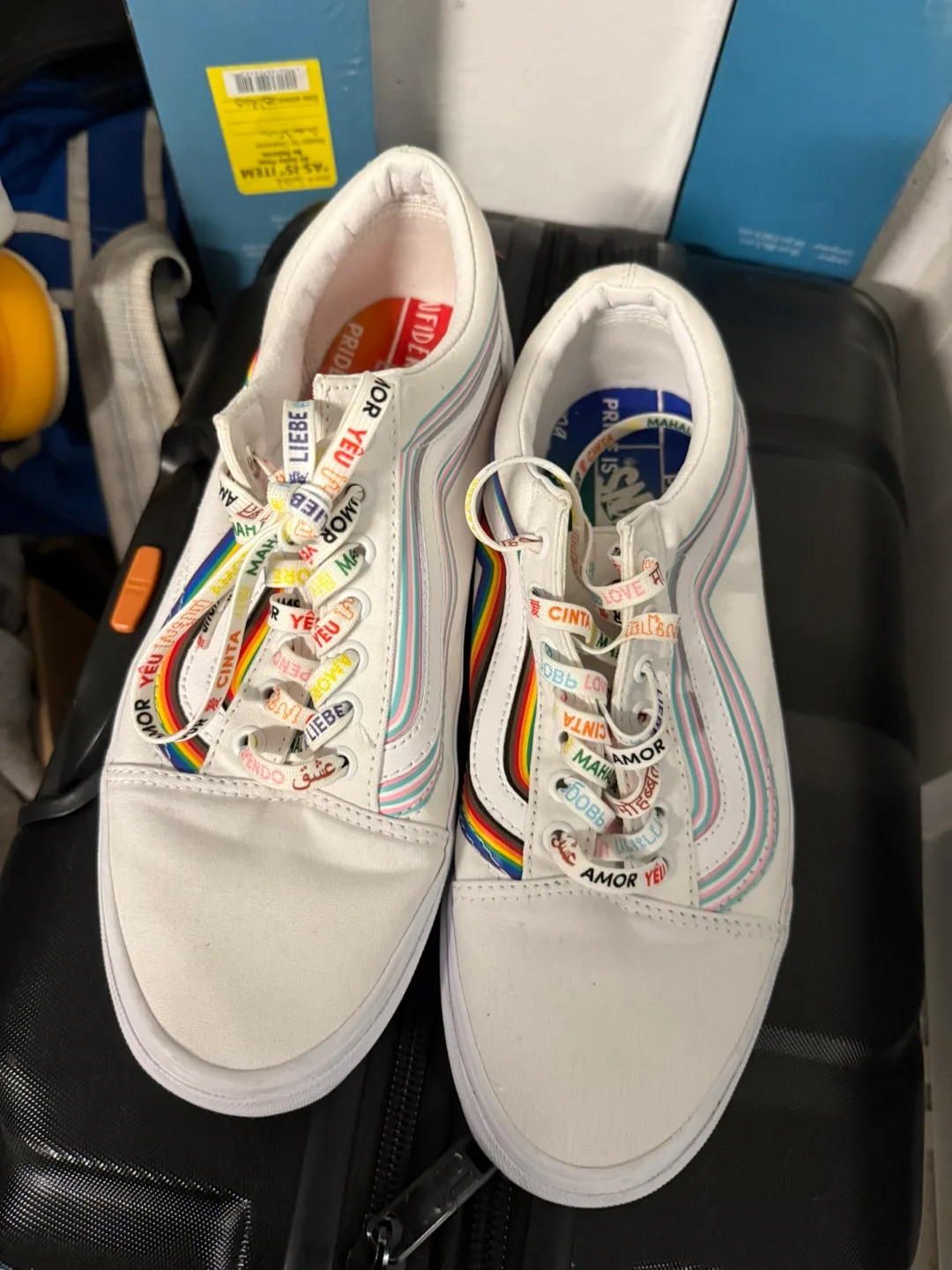 Shoes & ice skates - Variety of Styles & Sizes image indicator(3)