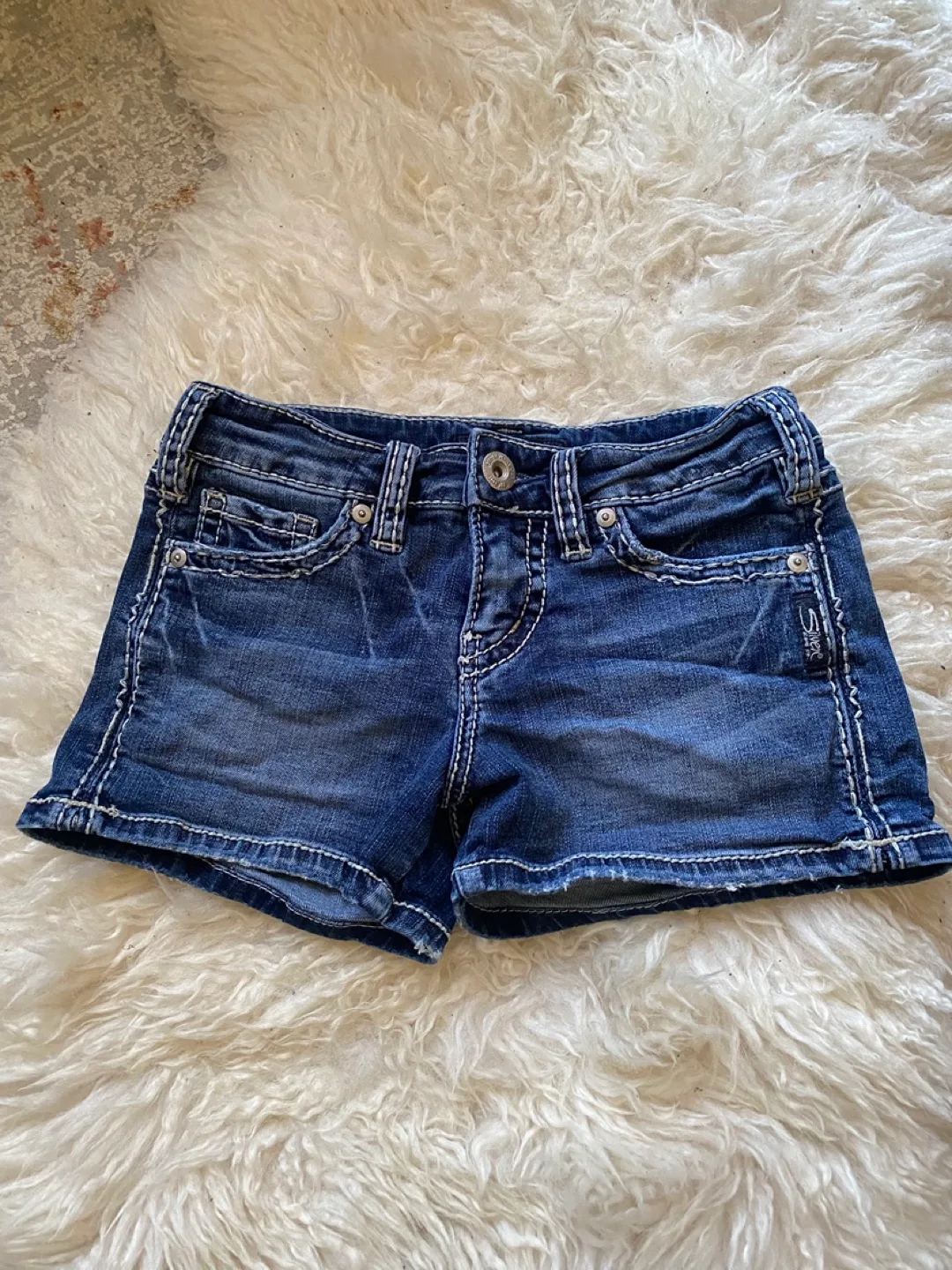 Silver Jeans Co. Tuesday Short W25/L3 thumbnail
