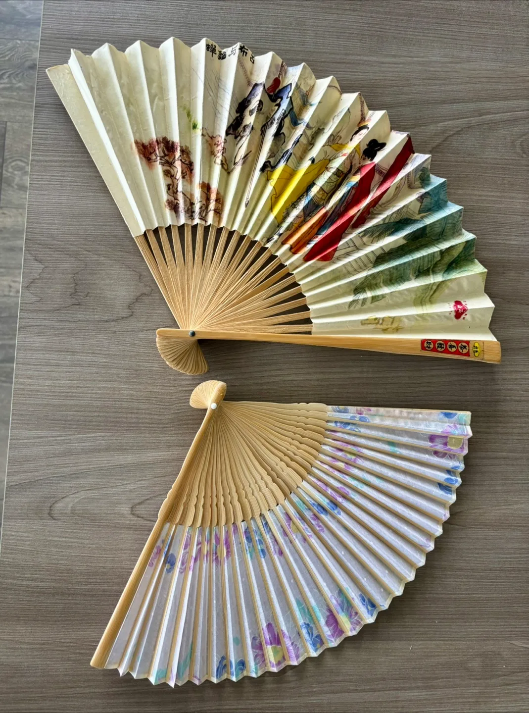 Two Decorative Hand Fans 🇨🇦 thumbnail