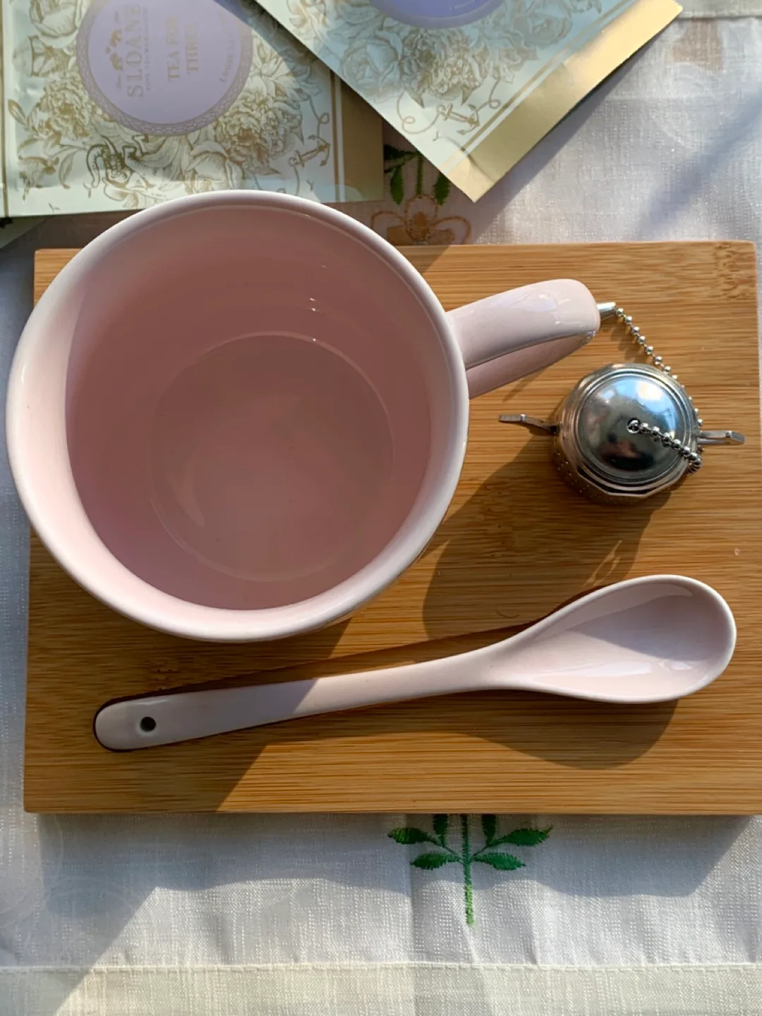 Floral tea mug and accessories image indicator(3)