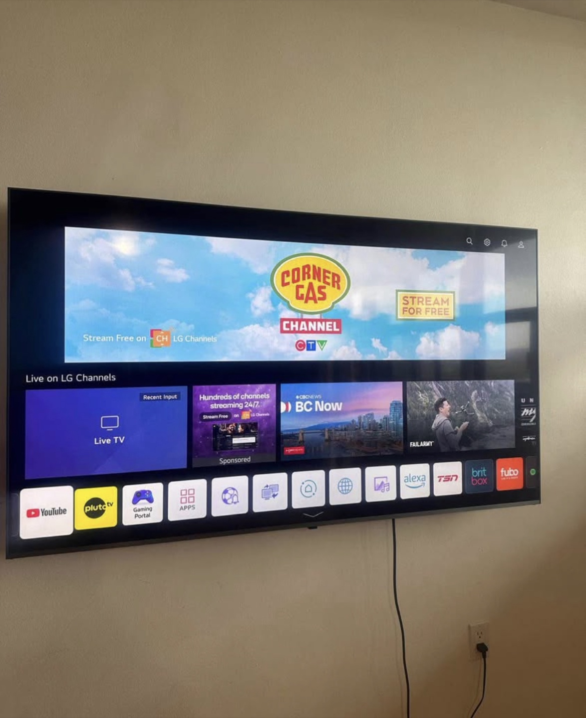 LG 65UQ7070ZUE 65" 4K UHD Smart TV - photo 2