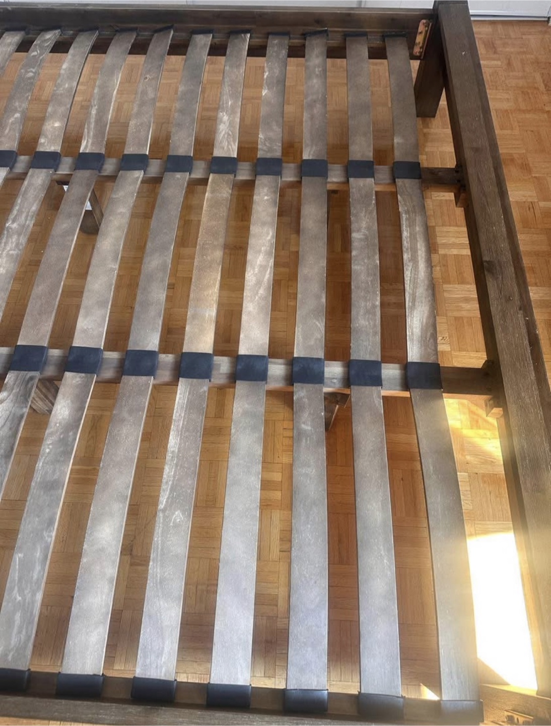 Wooden Queen Size Bed Frame - photo 2