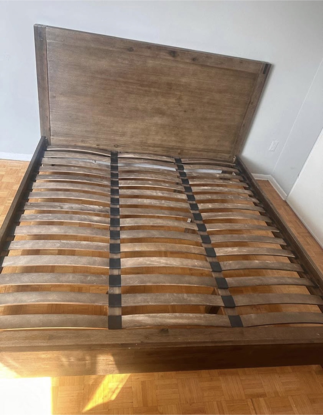 Wooden Queen Size Bed Frame - photo 3