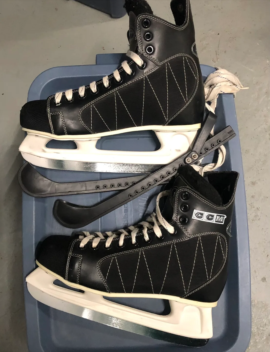 CCM Men’s Size 12 Sharpened Hockey Skates thumbnail